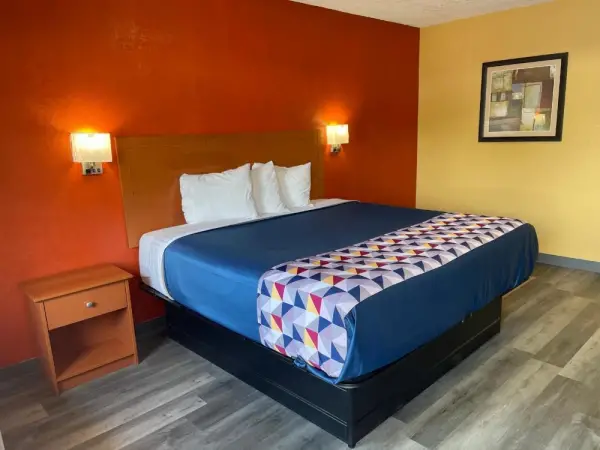 Economy Inn Hot Springs Main image