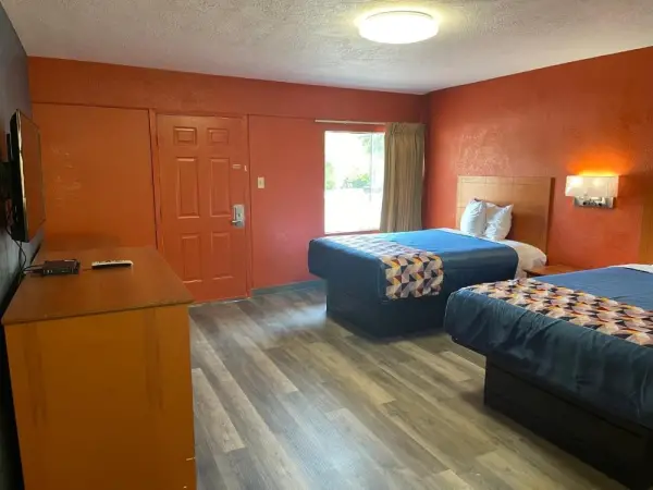 Economy Inn Hot Springs 6