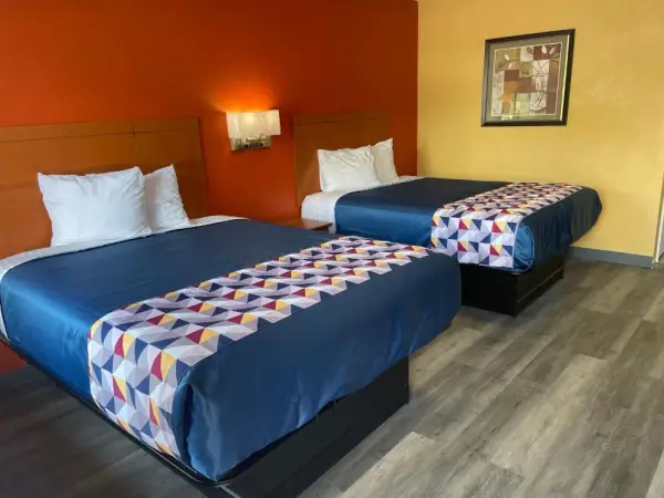 Economy Inn Hot Springs 8